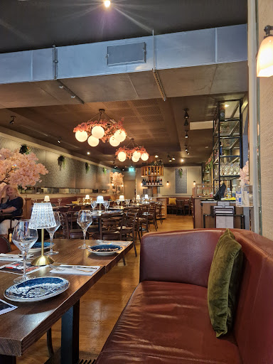 Photo of Turkuaz Restaurant Dorking - 2-3 St Martin's Walk, Dorking RH4 1UT